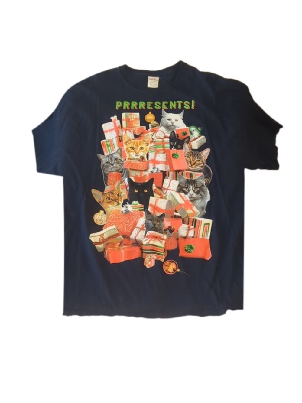Holiday theme cat Christmas tee